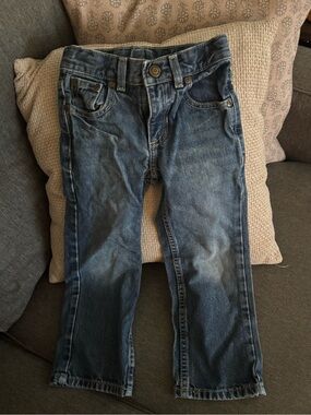 Classic Straight-Fit Men's Denim Jeans in Washed Blue